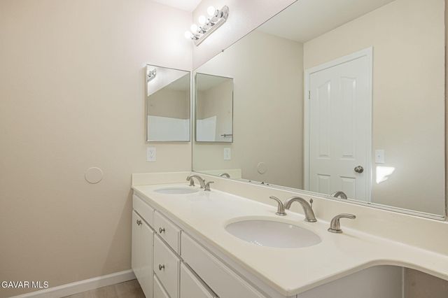 44043 Sunview Court, Lancaster, CA 93535