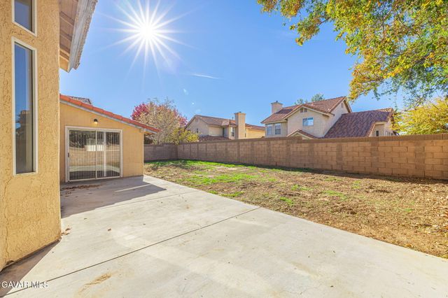 44043 Sunview Court, Lancaster, CA 93535