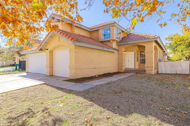 44043 Sunview Court, Lancaster, CA 93535