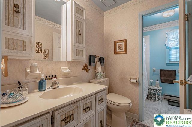4252 Briarcliff Road, South Whitehall Twp, PA 18104