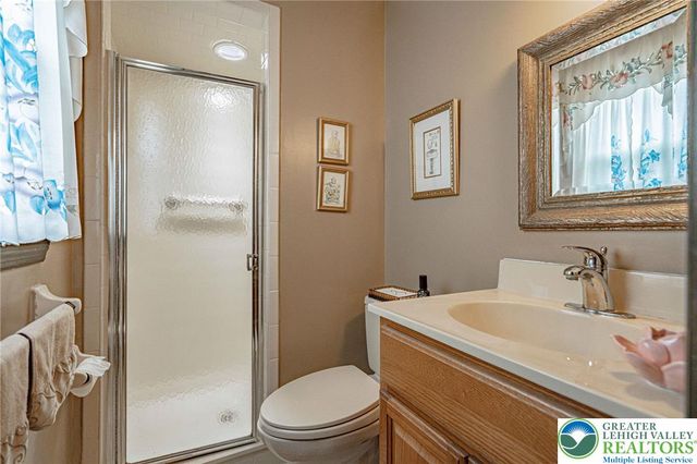 4252 Briarcliff Road, South Whitehall Twp, PA 18104
