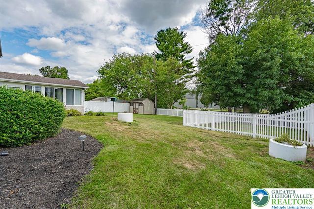 4252 Briarcliff Road, South Whitehall Twp, PA 18104