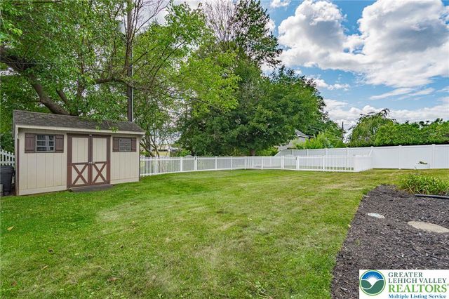 4252 Briarcliff Road, South Whitehall Twp, PA 18104