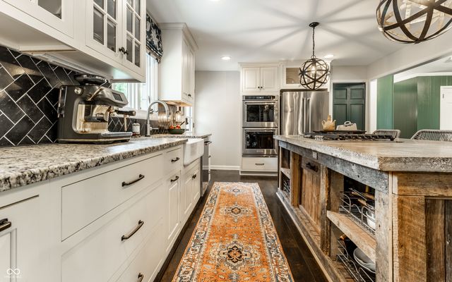 6260 E Avalon Lane East Drive, Indianapolis, IN 46220