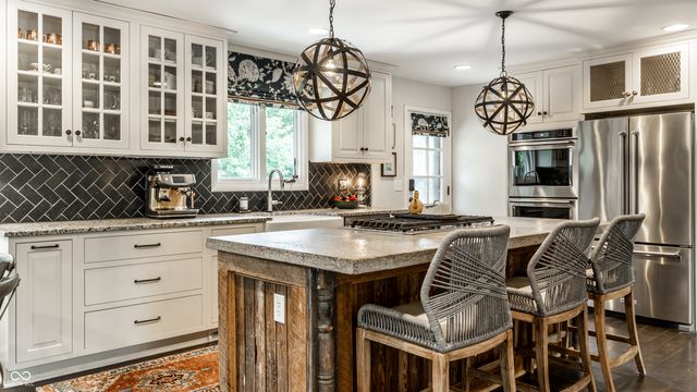6260 E Avalon Lane East Drive, Indianapolis, IN 46220