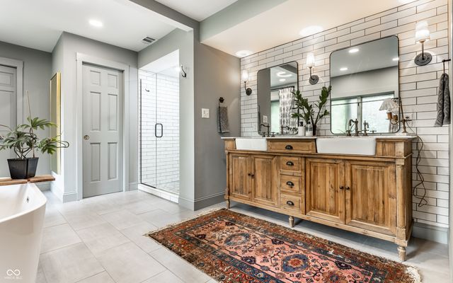 6260 E Avalon Lane East Drive, Indianapolis, IN 46220