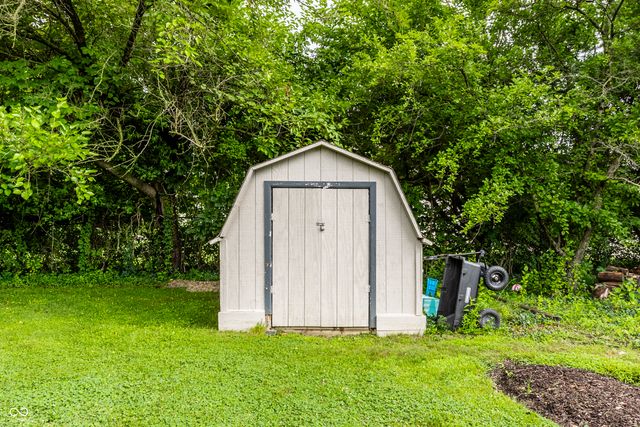 6260 E Avalon Lane East Drive, Indianapolis, IN 46220