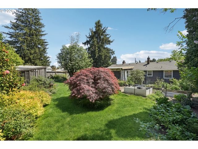12335 Se SALMON St, Portland, OR 97233