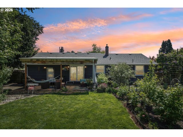 12335 Se SALMON St, Portland, OR 97233