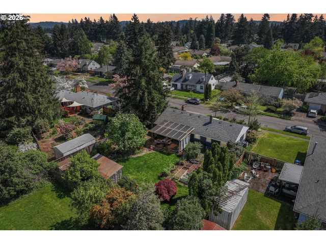 12335 Se SALMON St, Portland, OR 97233