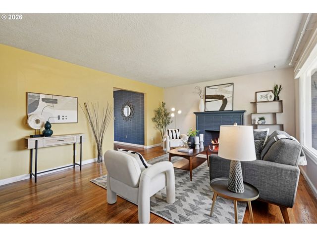 12335 Se SALMON St, Portland, OR 97233