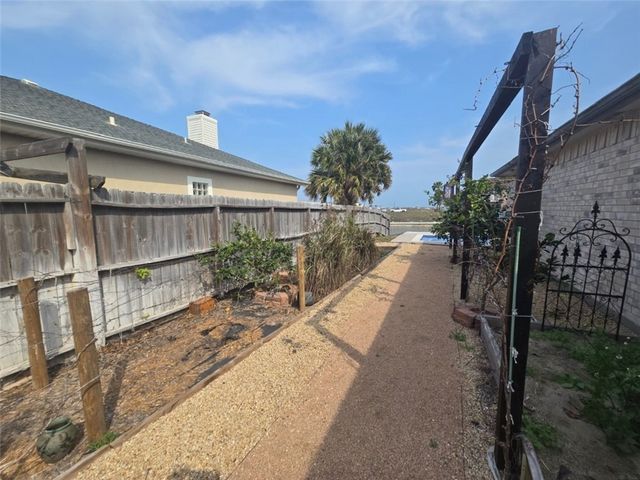 15642 Cuttysark St, Corpus Christi, TX 78418