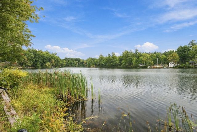 39 Lakeview Dr, Leominster, MA 01453