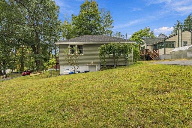 39 Lakeview Dr, Leominster, MA 01453