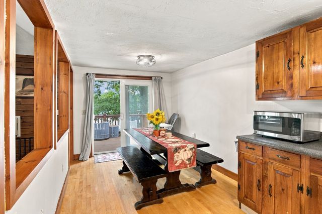 39 Lakeview Dr, Leominster, MA 01453