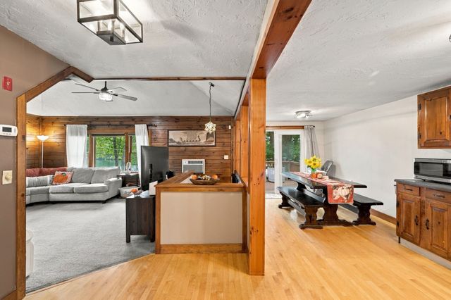 39 Lakeview Dr, Leominster, MA 01453