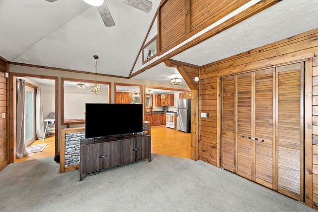 39 Lakeview Dr, Leominster, MA 01453