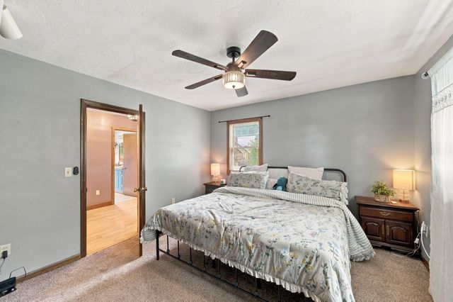 39 Lakeview Dr, Leominster, MA 01453