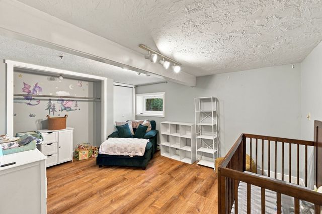 39 Lakeview Dr, Leominster, MA 01453