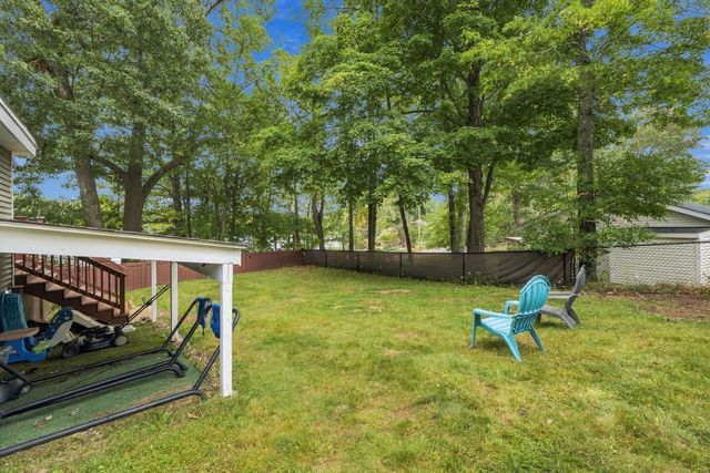 39 Lakeview Dr, Leominster, MA 01453