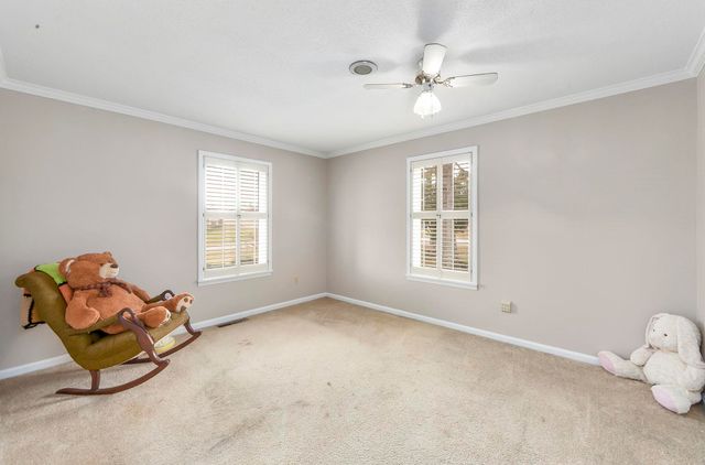 205 PINECREST DR, Henderson, TN 38340