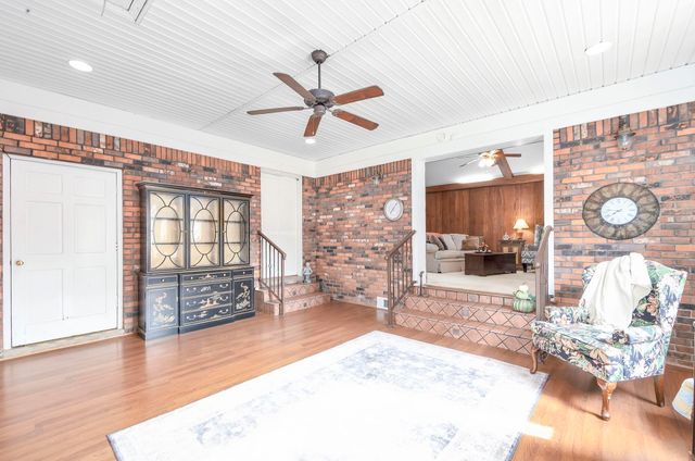 205 PINECREST DR, Henderson, TN 38340