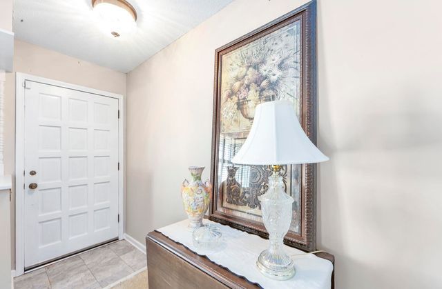 205 PINECREST DR, Henderson, TN 38340