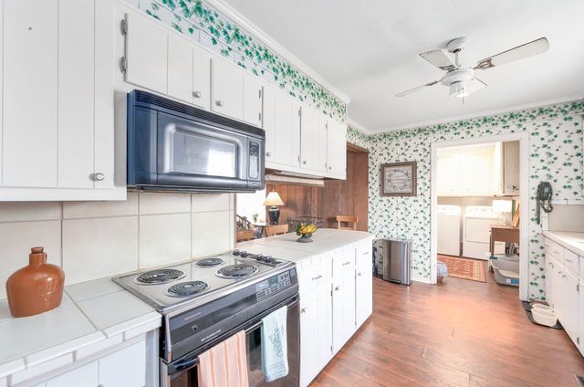 205 PINECREST DR, Henderson, TN 38340