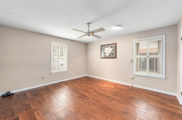 205 PINECREST DR, Henderson, TN 38340