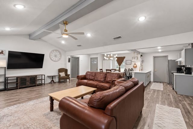 110 Pierce Drive, Mabank, TX 75156