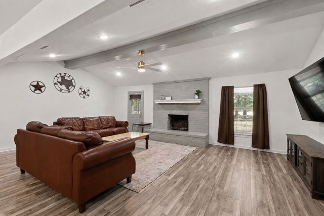 110 Pierce Drive, Mabank, TX 75156