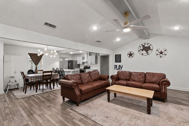 110 Pierce Drive, Mabank, TX 75156