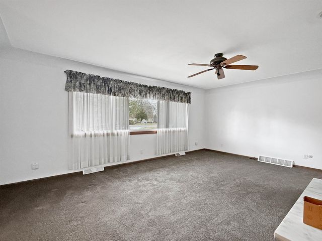 3561 Kawkawlin River Drive, Bay City, MI 48706