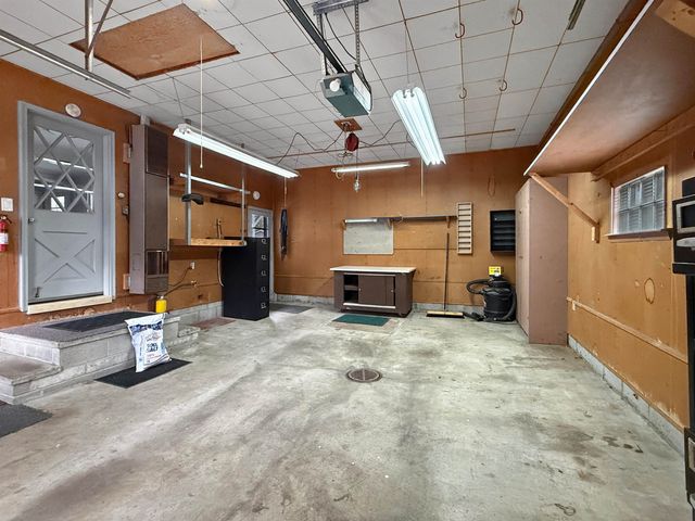 3561 Kawkawlin River Drive, Bay City, MI 48706