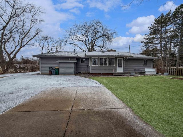 3561 Kawkawlin River Drive, Bay City, MI 48706