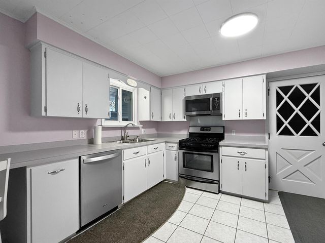 3561 Kawkawlin River Drive, Bay City, MI 48706