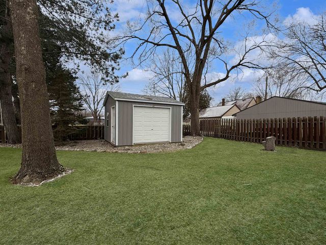 3561 Kawkawlin River Drive, Bay City, MI 48706