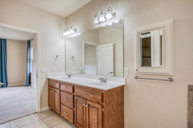 15621 Traditions Drive, Edmond, OK 73013