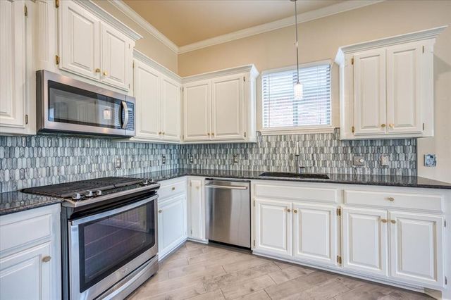 15621 Traditions Drive, Edmond, OK 73013