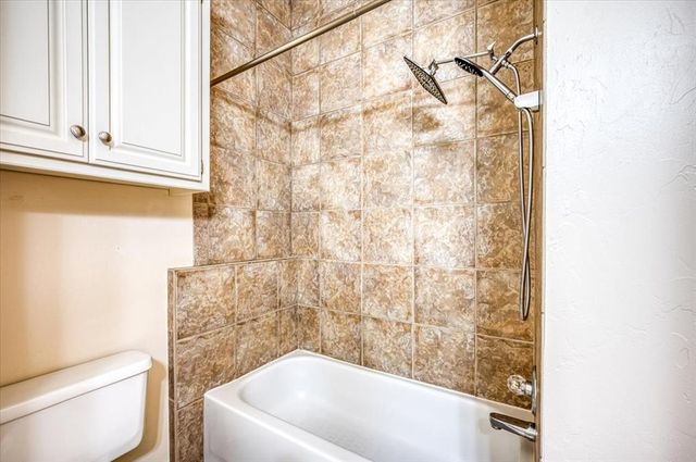 15621 Traditions Drive, Edmond, OK 73013