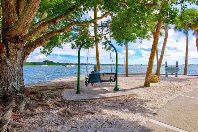 3210 WOOD STREET, Sarasota, FL 34237