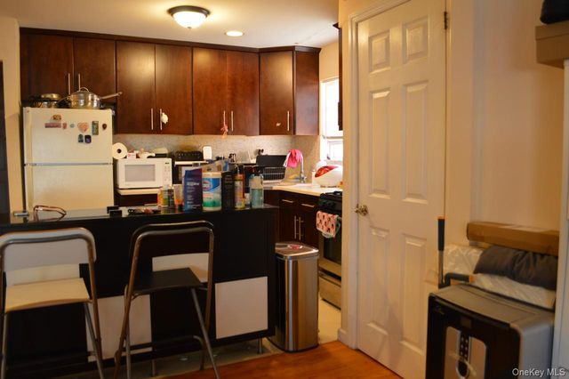 13-31 209th St, Bayside, NY 11360