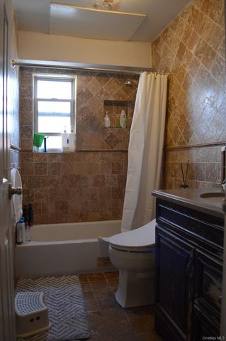 13-31 209th St, Bayside, NY 11360