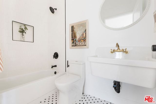 1221 5th Avenue 2, Los Angeles, CA 90019