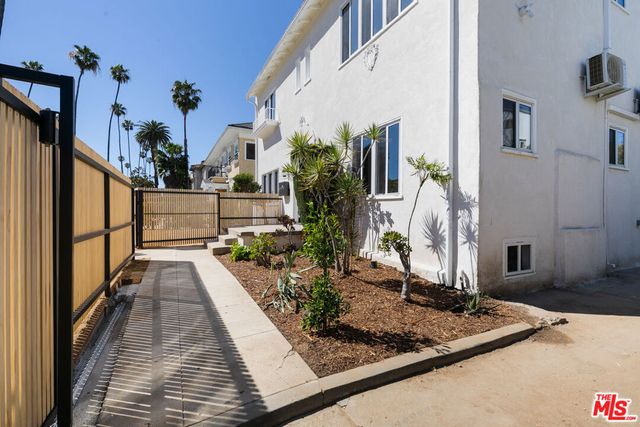 1221 5th Avenue 2, Los Angeles, CA 90019