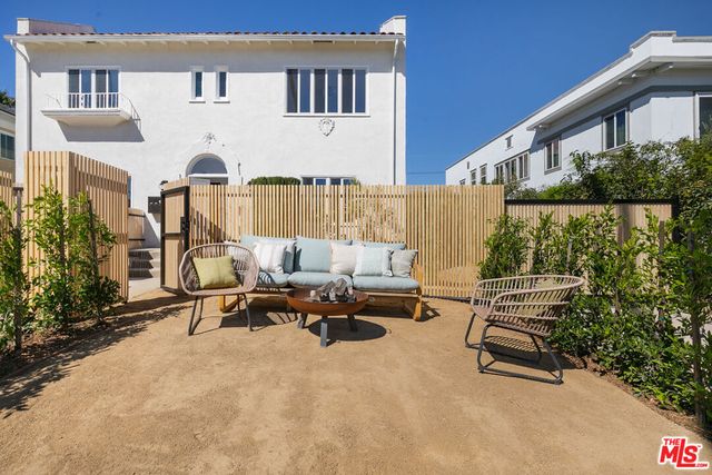 1221 5th Avenue 2, Los Angeles, CA 90019