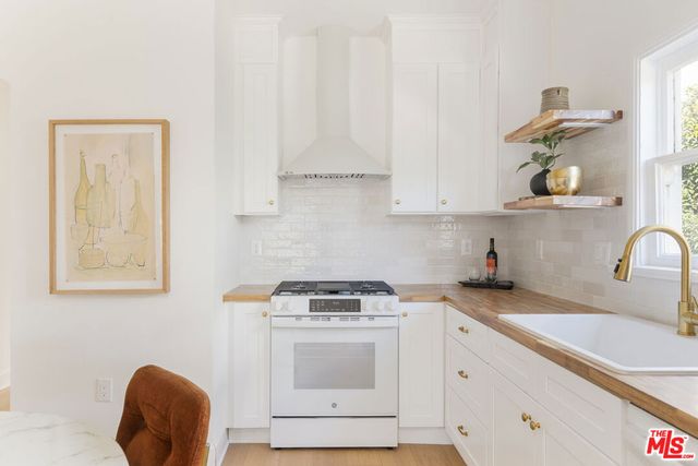 1221 5th Avenue 2, Los Angeles, CA 90019