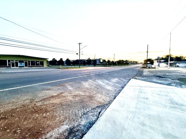 913 S College St, Winchester, TN 37398