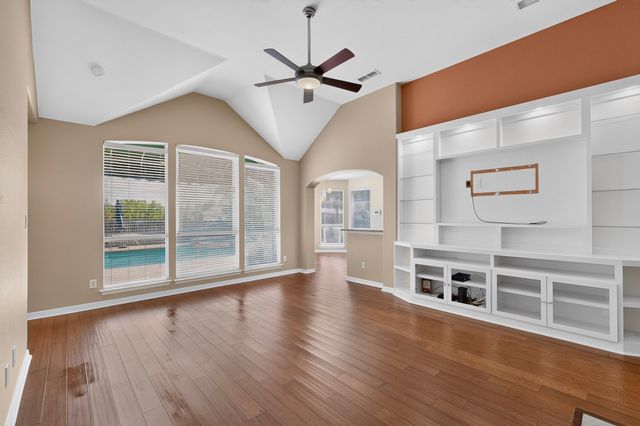 713 Mockingbird Court, Crowley, TX 76036