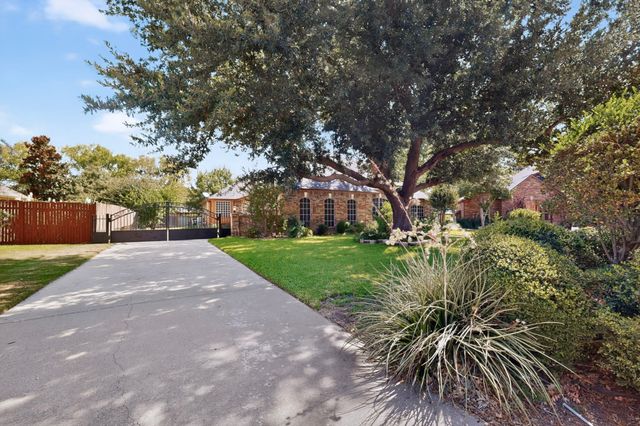 713 Mockingbird Court, Crowley, TX 76036